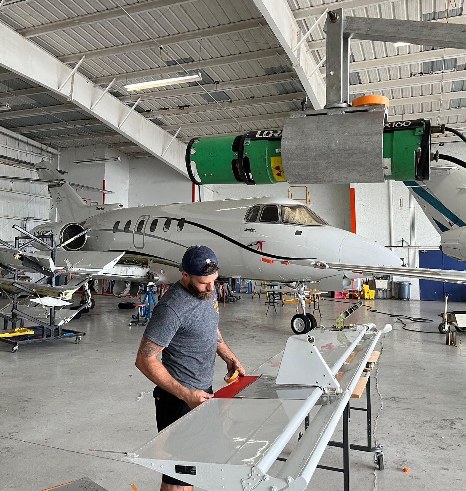 x-ray hawker 800xp wing flap